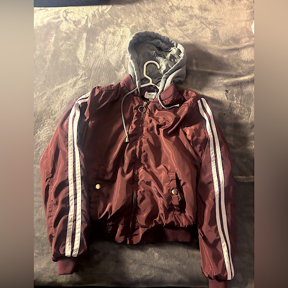 New Look Burgundy Bomber cropped Jacket with Gray Hood